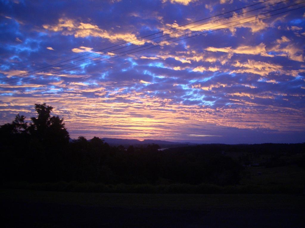 Tinaroo Sunset Retreat Bed and Breakfast Barrine Exteriör bild